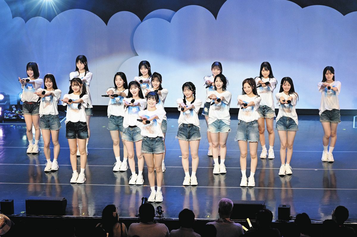AKB48秋山由奈 18期生昇格記念LIVE会場生写真コンプリート直筆