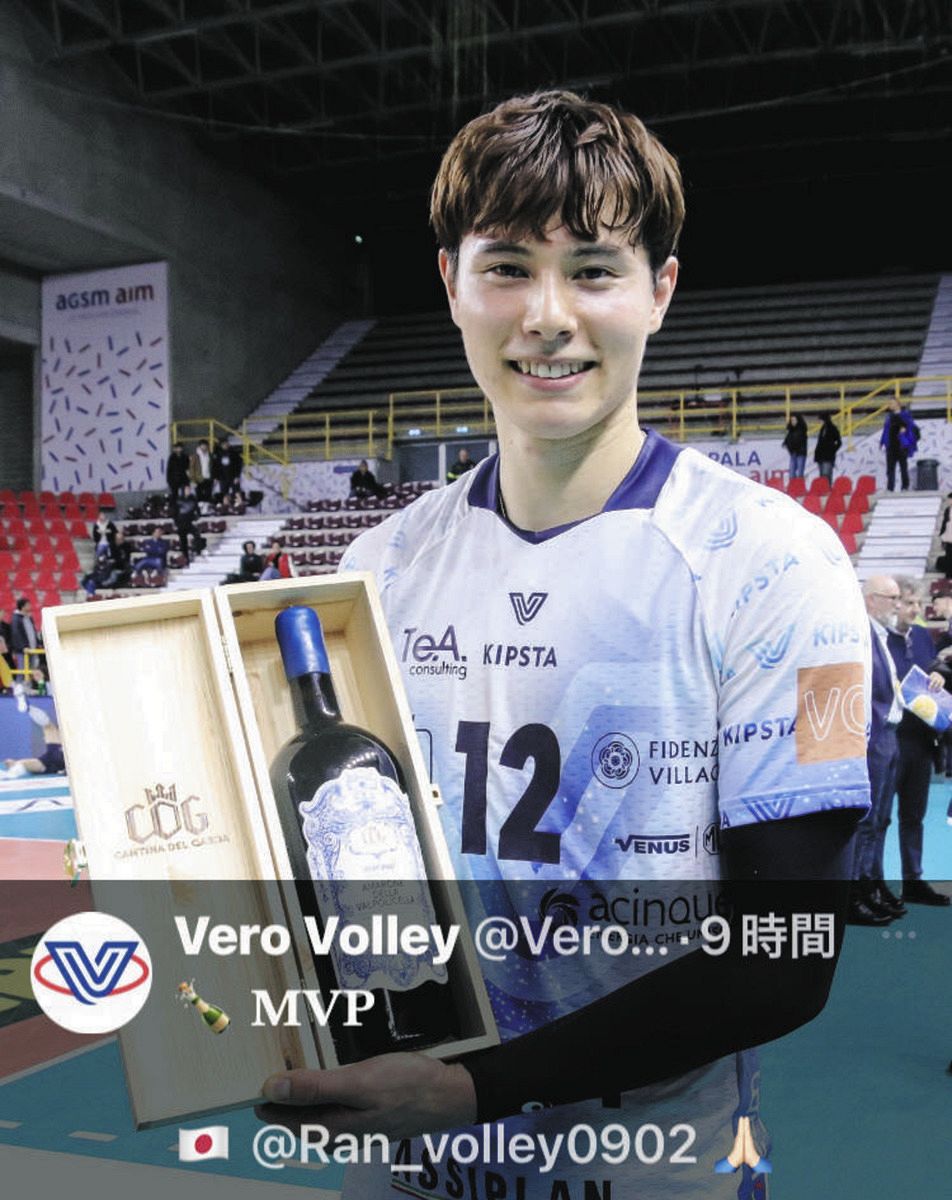 ◇高橋藍、ワインを手にさわやかな笑顔【写真】：中日スポーツ・東京中