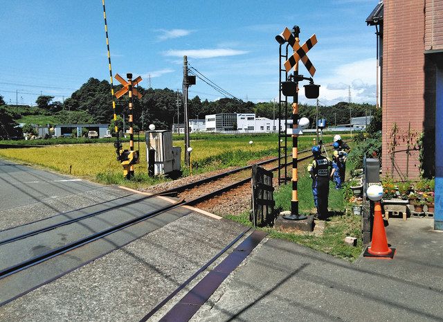 掛川の天浜線踏切で列車と車衝突 運転手重体 乗客らけが 中日新聞しずおかweb