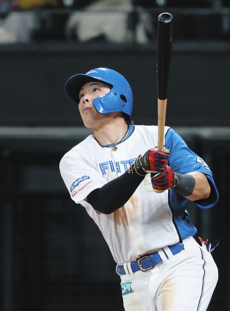 日本ハム、野村佑希2発含む4本塁打で快勝、貯金8でシーズン折り返し