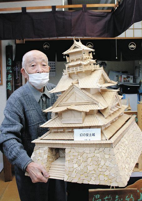 つまようじ２万５千本で安土城のミニチュア 長浜市の水相さん制作：中日新聞Web