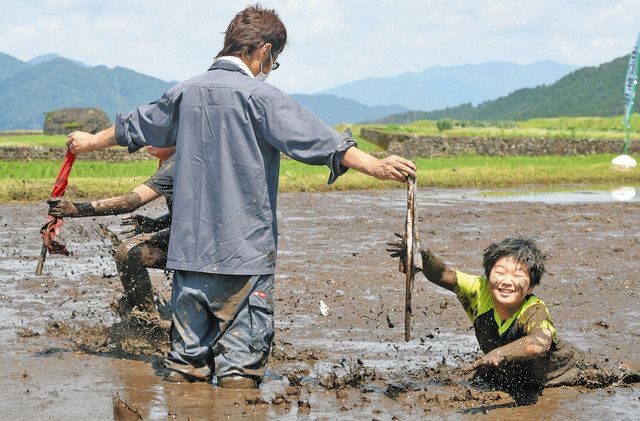 思いっ切り泥だらけ 大野 阪谷小で５年ぶりに ドロリンピック 中日新聞web