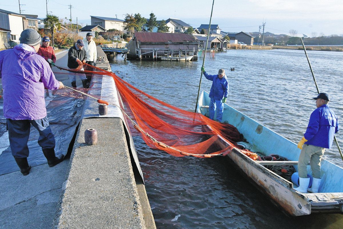 伝統寒ブナ漁 継承へ団結 あわら・北潟湖 :日刊県民福井Web