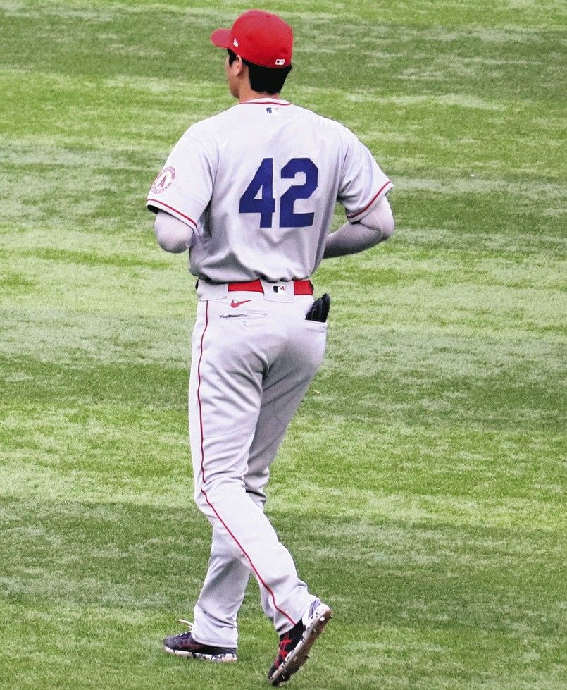 MLB】お待たせ！大谷翔平がプレイボール弾!! 背番号42の