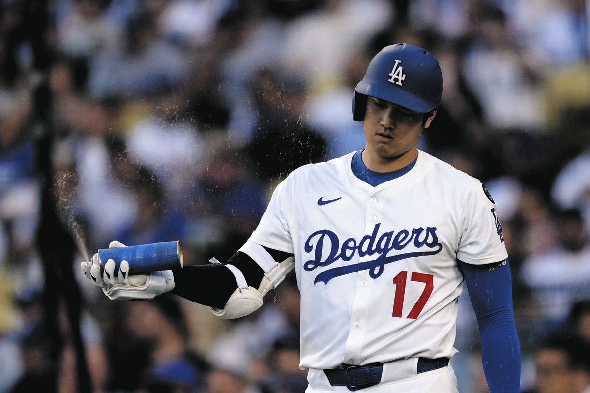 大谷翔平、大音量の音楽流れる中で黙々と荷造り… ドジャースは2連勝後