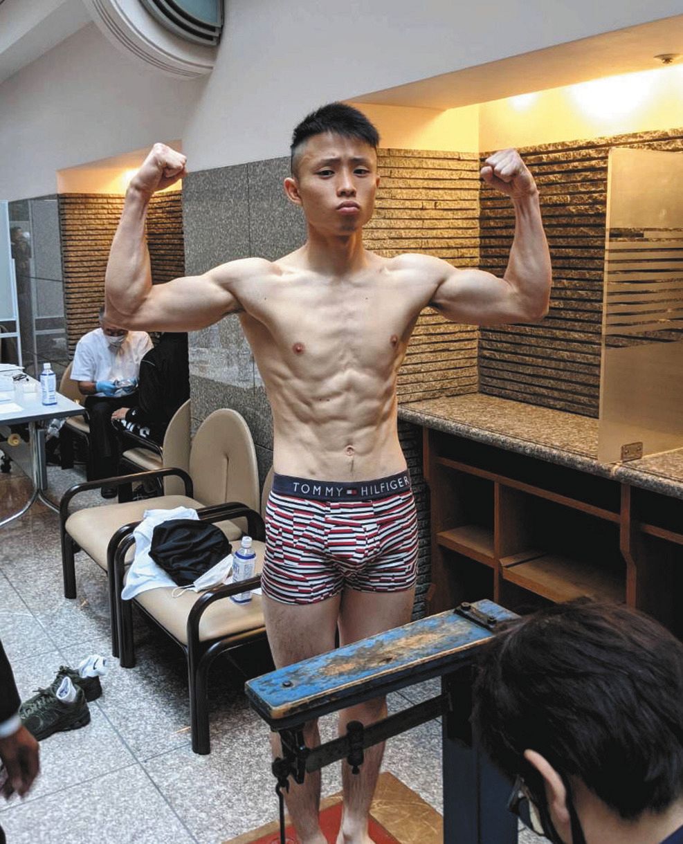 日本ミニマム級挑戦者決定戦 おやじ狩りにあわないよう気を付けます 石澤開 春口直也が前日計量 ボクシング 中日スポーツ 東京中日スポーツ