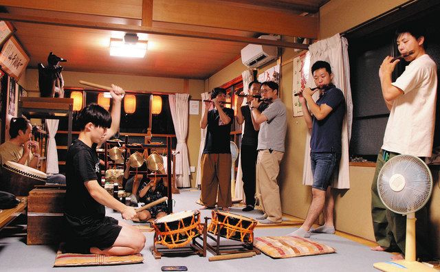 テンポよく鉦や太鼓打ち鳴らす 各町内で大津祭「囃子方」稽古始まる
