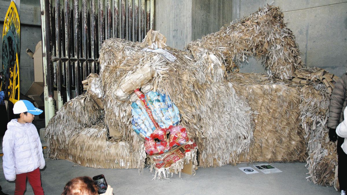 段ボールの動物、いきいき 県立芸大生が制作、東山動植物園に：中日新聞Web