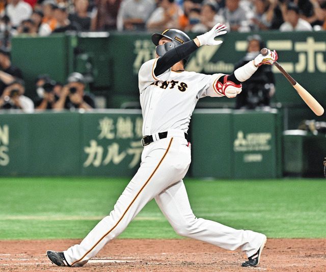 坂本勇人がダメ押し本塁打 8回に14号2ラン【巨人】：中日スポーツ
