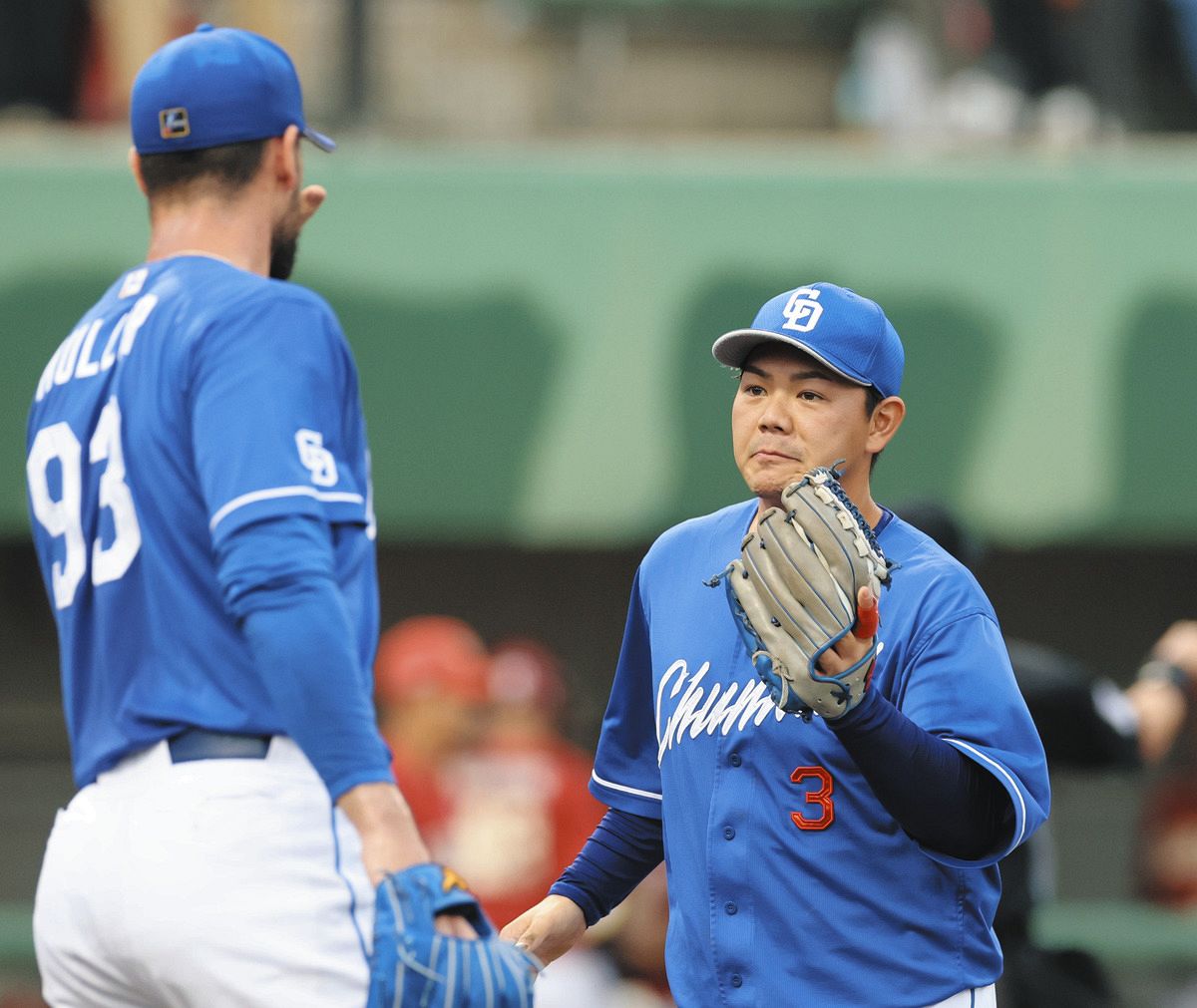 中日・高橋周平、先発・マラーを助ける好守備 三塁線襲うライナー性の