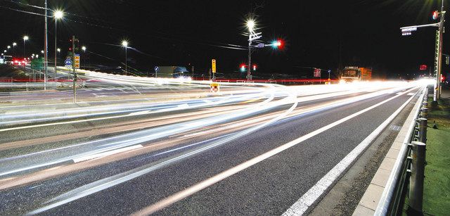 にしみの映える 東海環状道 大野神戸ｉｃ前交差点 中日新聞web