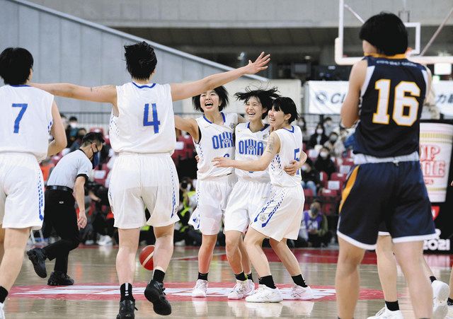 桜花 一丸で守り７０回目頂点 長身の相手得点源封じる 中日新聞web