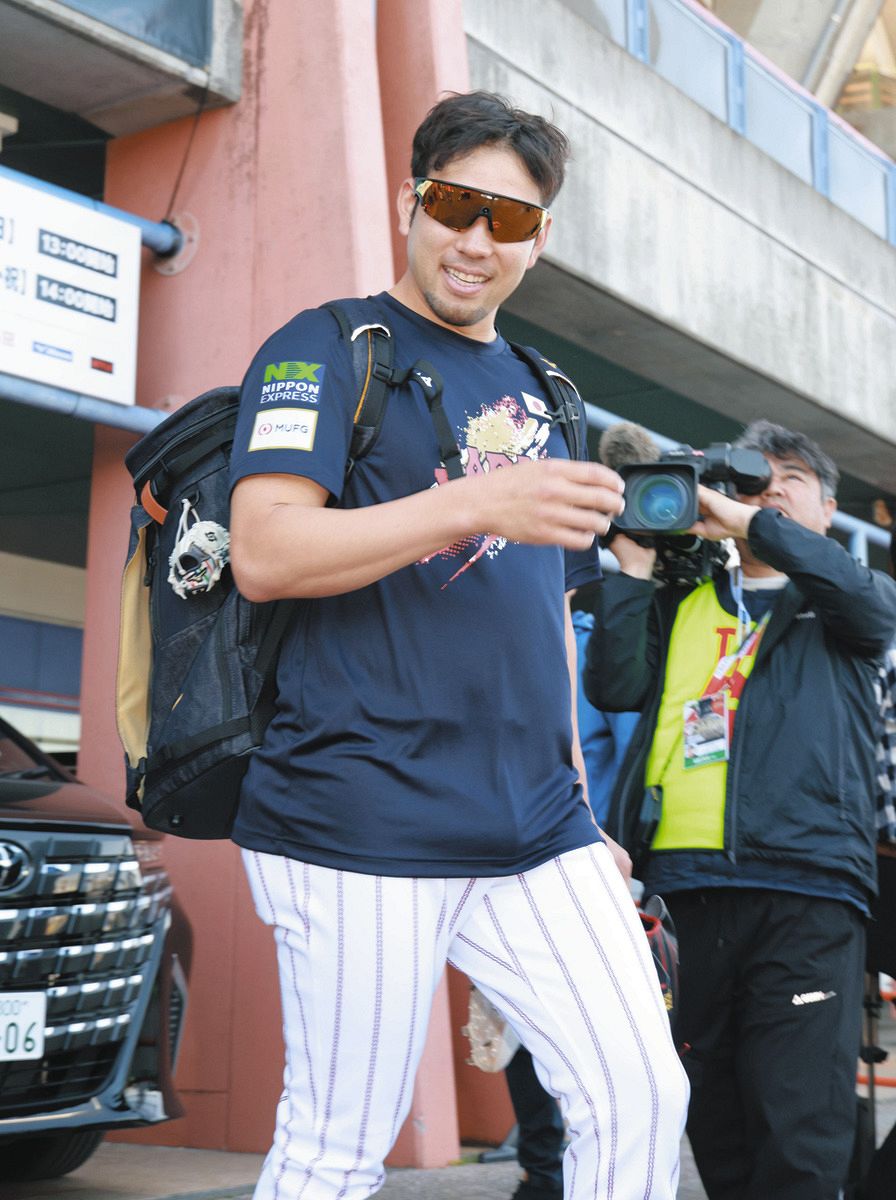 侍合流の菊池雄星、「言葉にできない」初の代表ユニ感無量 井端監督と