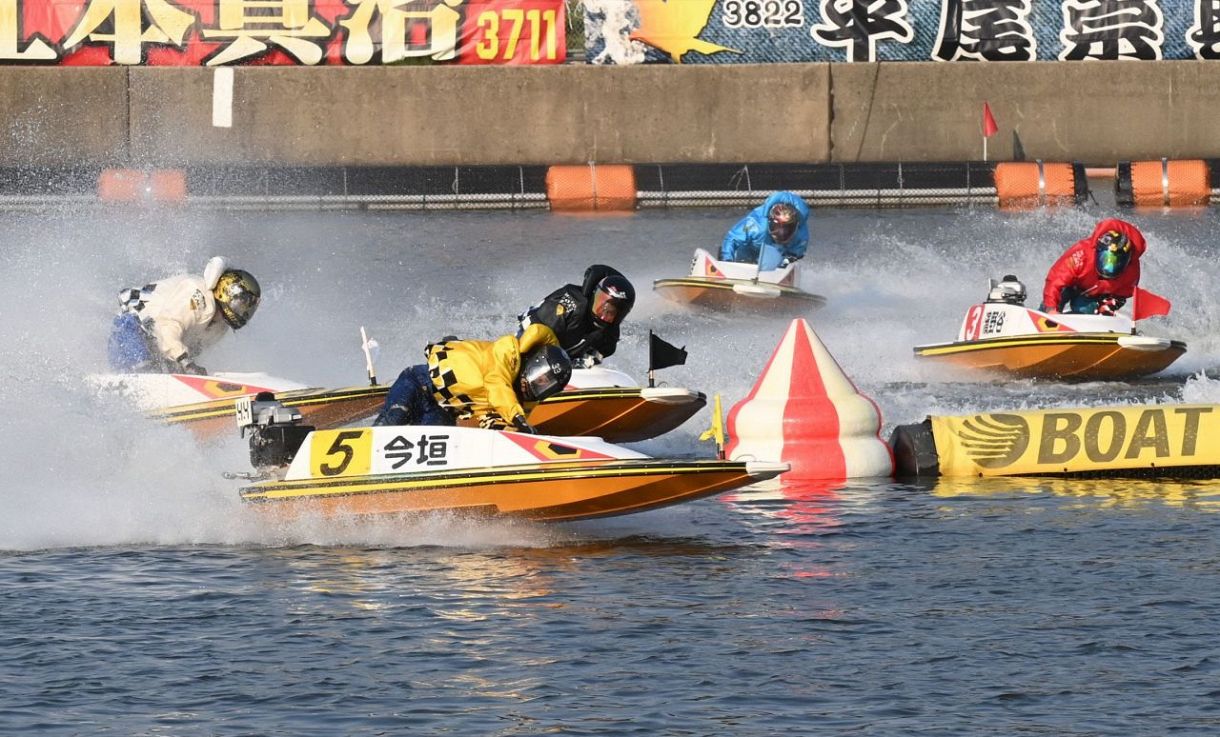 写真】まくり差し決めた今垣：中日スポーツ・東京中日スポーツ