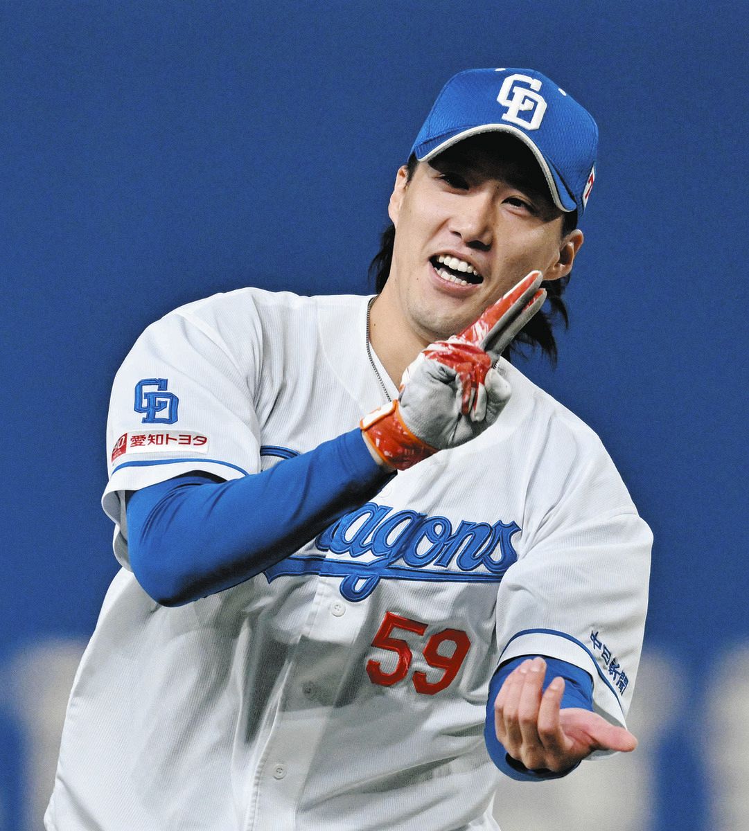 写真特集】中日ドラゴンズがファンフェスタ 齋藤綱記が本塁打！村松開