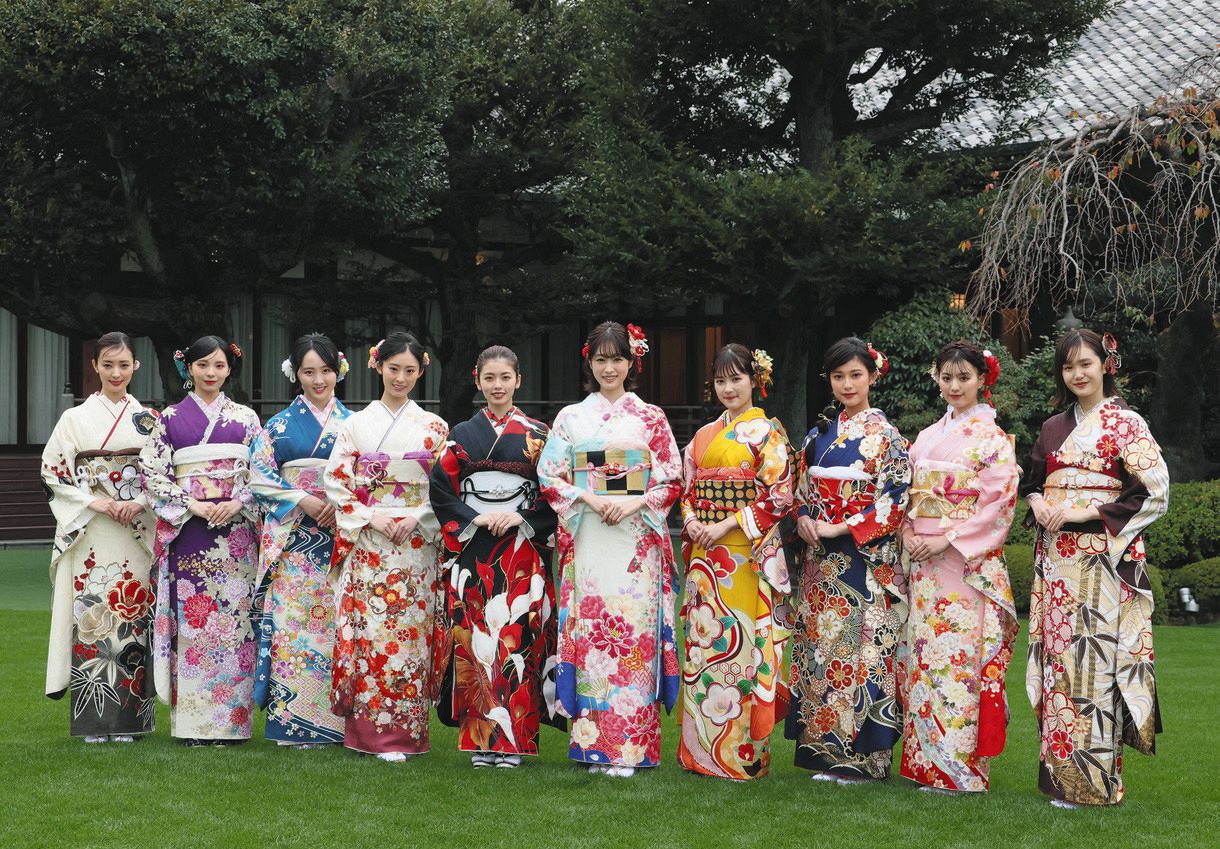 黒をまとう小芝風花「大人っぽく見てほしくて」艶やか共演…オスカー