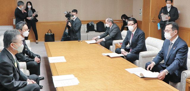 知事が賃上げを要請 県経団連に要望書手渡す 中日新聞web