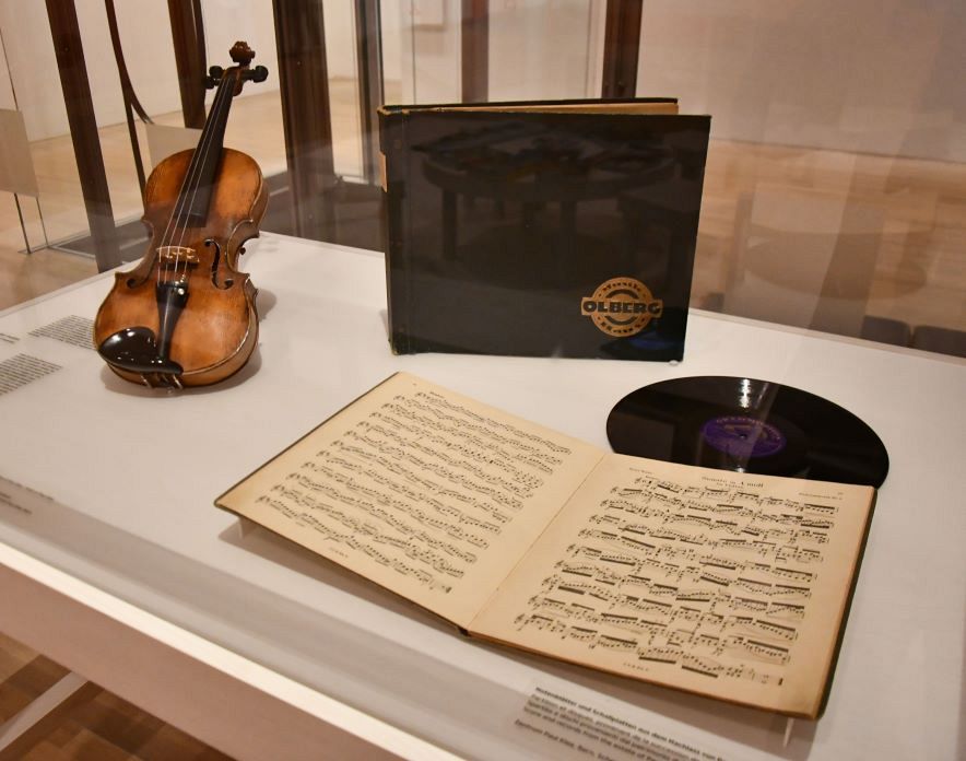 クレーの見た星座＞（上）「孤高の芸術家」パウル・クレーの素顔に迫る