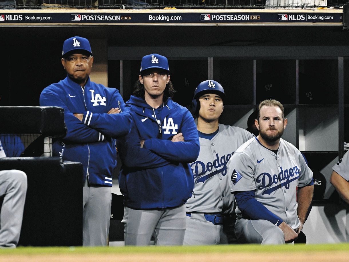 ◇ダルビッシュ絶叫、ドジャースに勝利し天を見上げ雄たけび【写真