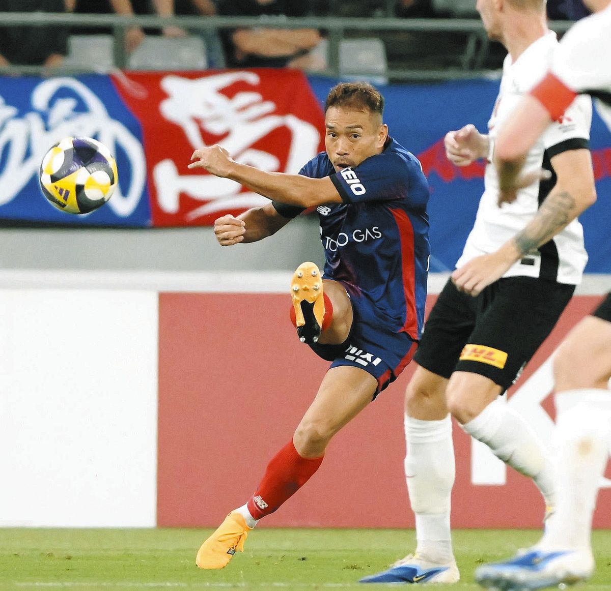 FC東京、浦和に逆転勝ち リーグ戦3試合ぶり先発復帰の日本代表DF長友佑 
