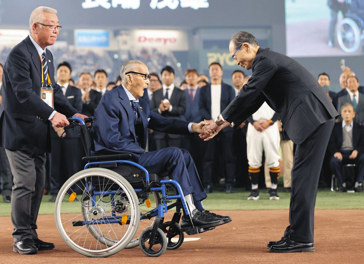 巨人、ファンフェスタでの『90周年セレモニー』に長嶋さん、王さんら