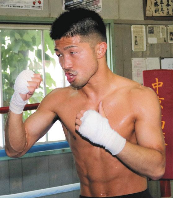 ボクシング田中亮明選手 きょう初戦 プロで元世界王者の弟もエール 中日新聞web
