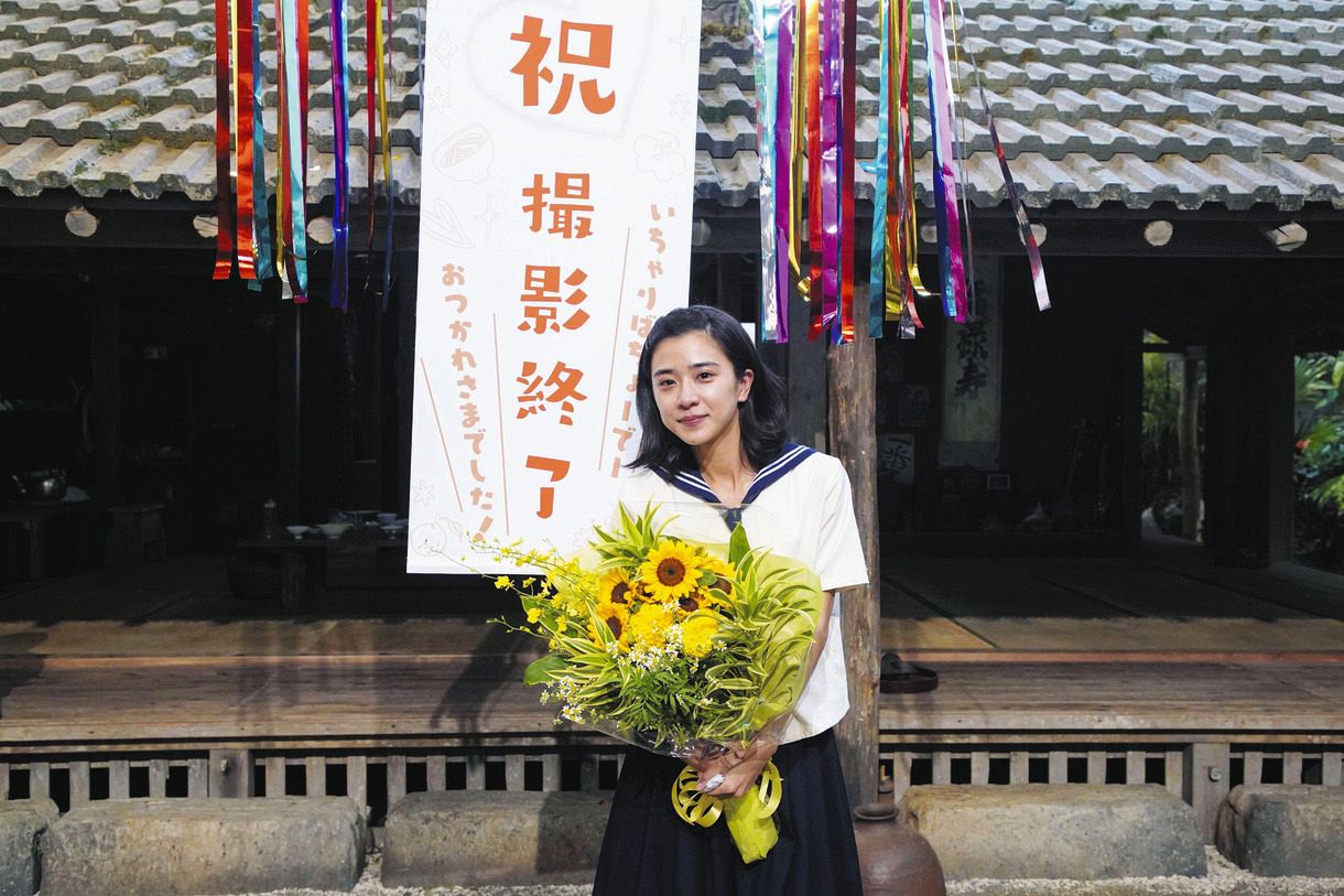 黒島結菜、ラストはセーラー服…撮影終了【写真】：中日スポーツ・東京中日スポーツ