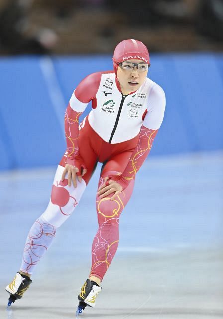 小平奈緒が女子500で敗れる 国内で5年ぶり 郷亜里砂に0 02秒届かず スケート全日本選抜帯広大会 中日スポーツ 東京中日スポーツ