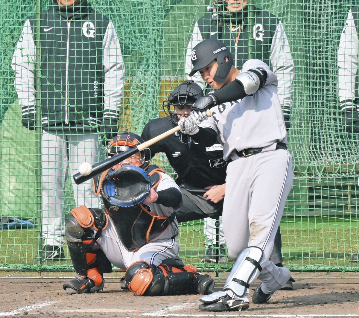 彦野利勝の目】「打つ方は文句ない」巨人・石塚裕惺の成長実感 守備を