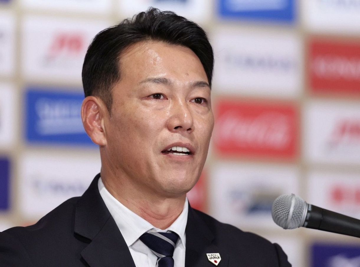 【超希少】侍ジャパン井端弘和監督中日ドラゴンズ時代背番号6直筆サイングローブ 侍ジャパン井端弘和監督がわずか4試合で証明した指揮官としての