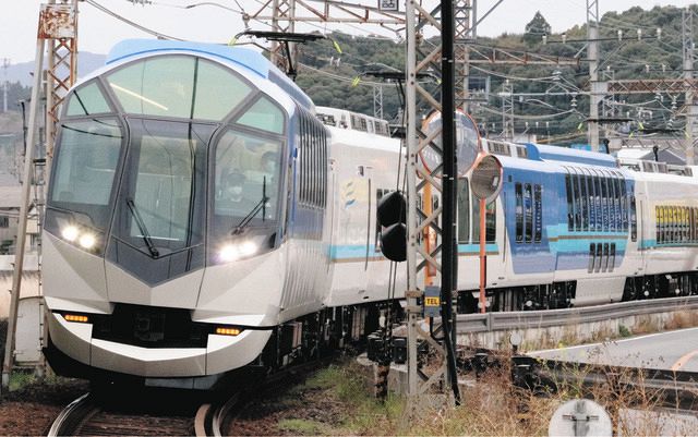 近鉄特急「しまかぜ」運行開始10周年 〝同い年〟の子ら賢島駅で