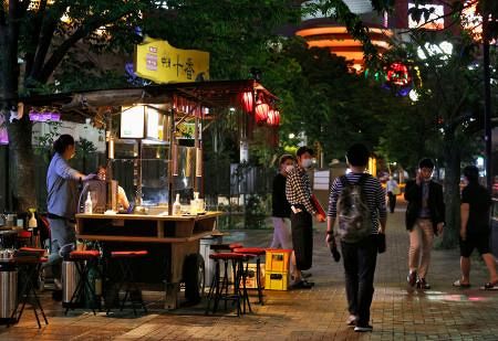 久しぶりに外でお酒楽しむ 解除後の初週末 繁華街には客足 中日新聞web