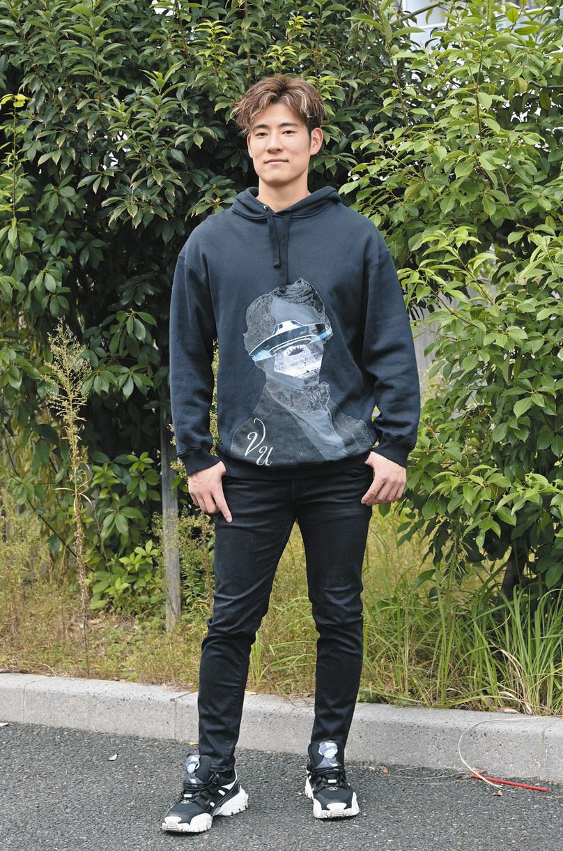 私服姿をお届け～オフドラショット～】上林誠知「私服は黒色の