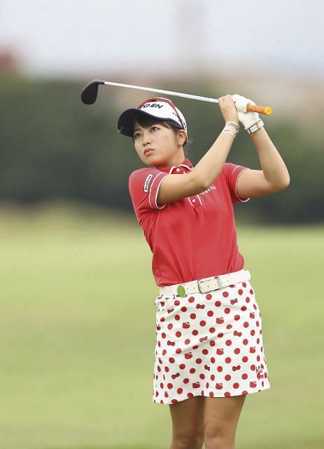 田辺ひかりが1打差2位 私もビックリしてるんですけど 笑 昨年賞金ランク160位から下剋上狙う 中日スポーツ 東京中日スポーツ 田辺ひかりが1打差2位 私もビックリしてるんですけど 笑 昨年賞金ランク160位から下剋上狙う 中日スポーツ 東京中日スポーツ