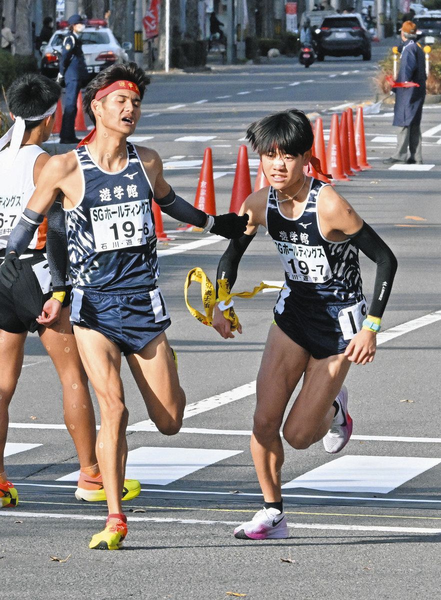 星稜高校女子陸上部 全国高校駅伝 女子 星稜51位 後輩に励まされ 達成感 男子 遊学館48位 苦難続き 切り替え力走：北陸中日新聞Web