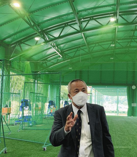 打倒大阪桐蔭へ東洋大姫路が新室内練習場 岡田龍生・元履正社監督が