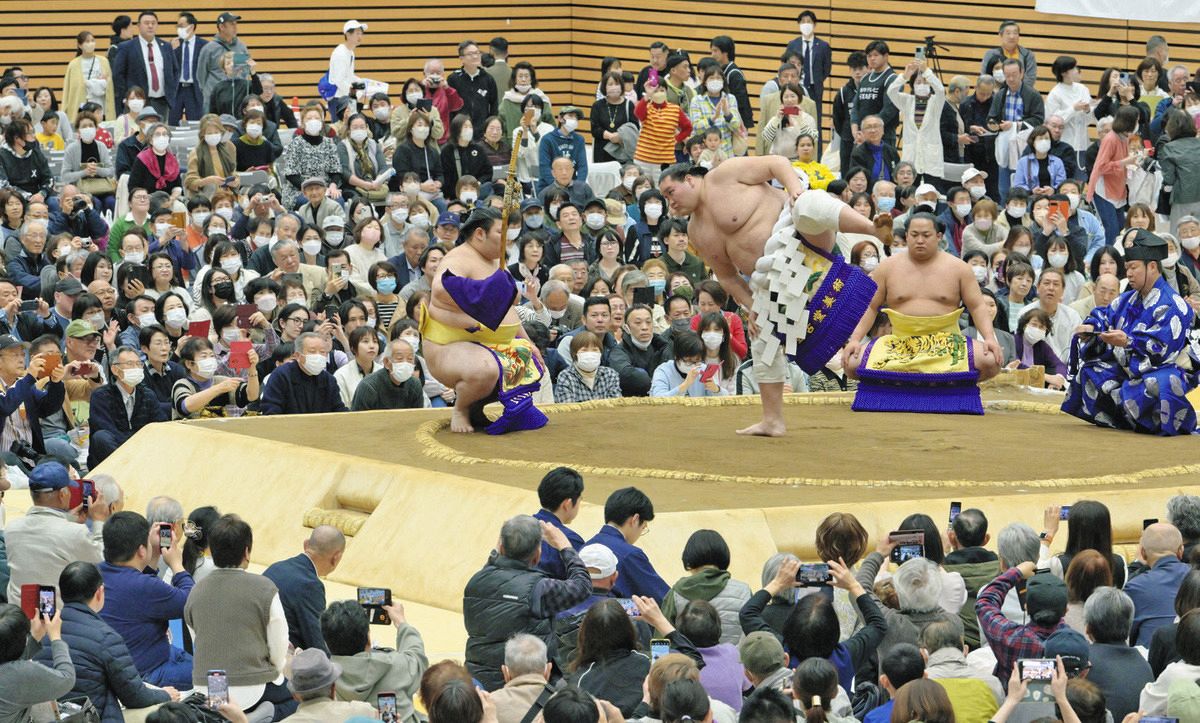 やっぱり存在感が違う」照ノ富士、力強く土俵入り 大相撲福井場所開催：中日新聞Web