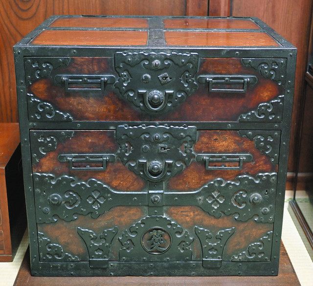 寄付1000万円「三国産船箪笥」購入費に 坂井市がふるさと納税で