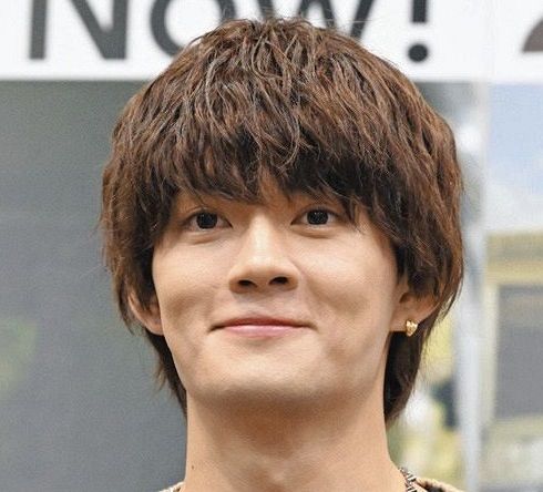 佐野勇斗、目黒蓮に感謝の手紙7枚！思いあふれ涙「死ぬまで目黒くんの味方です」｜シネマトゥデイ 佐野勇斗　法被(はっぴ)