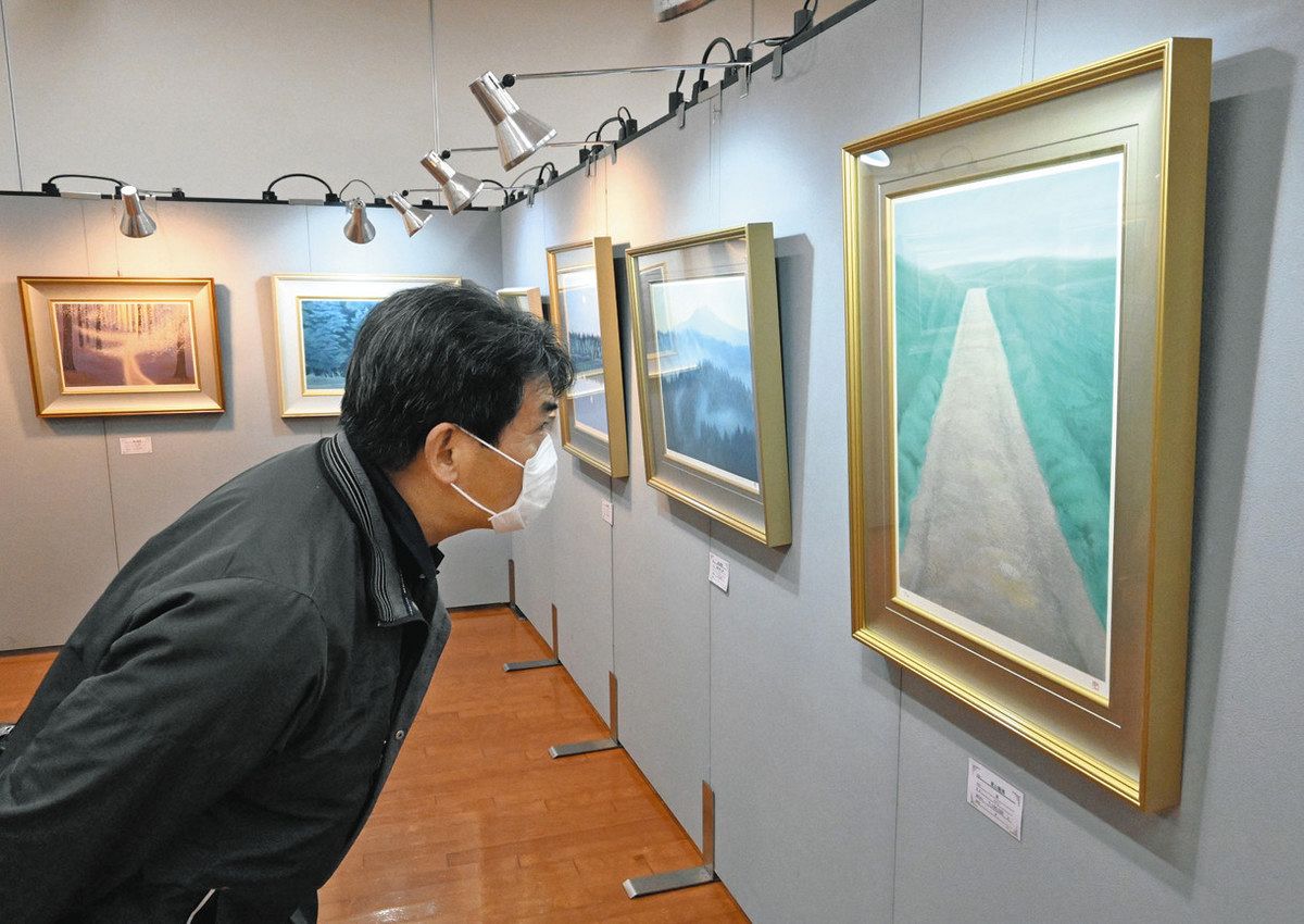 青鮮やか、東山魁夷の版画 伊那で慈善販売、収益の一部は震災支援へ