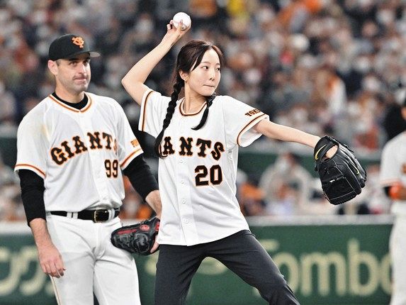 ⭐️早い者勝ち⭐️本田真凜⭐️全25枚限定 パラレル始球式カード⭐️ ⭐️早い者勝ち⭐️本田真凜⭐️全25枚限定 パラレル始球式カード 早い