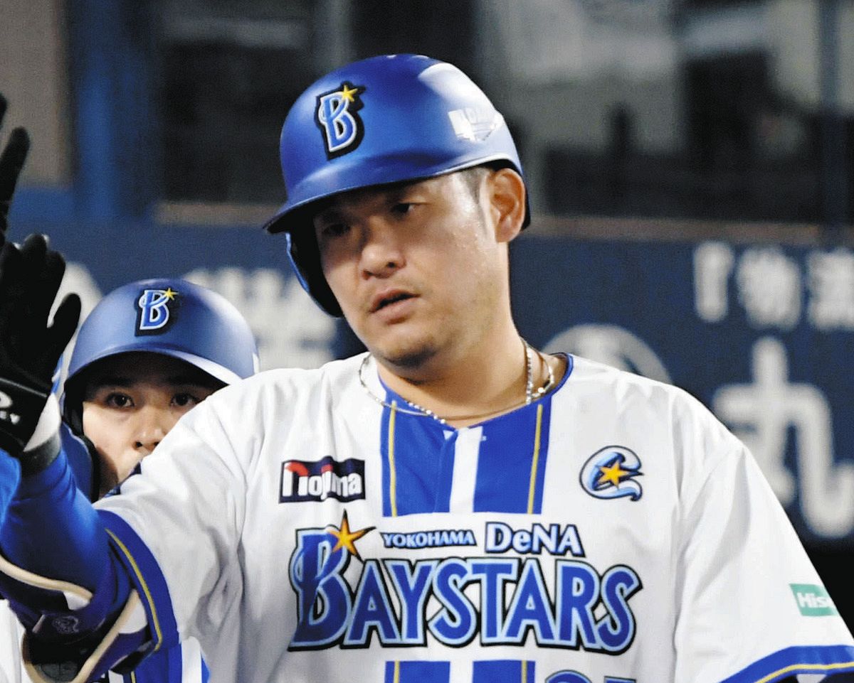 DeNA・筒香嘉智がベンチ外、左膝付近の死球から復帰した8日の中日戦