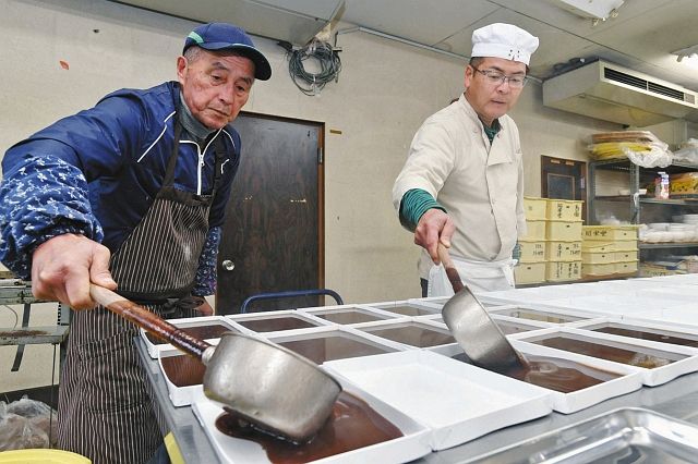 相伝 馬面昭栄堂 馬面紀秀さん 佳和さん 中日新聞web