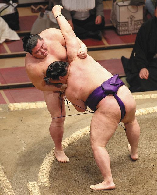 大相撲】大関・正代が明生に寄り切られ3連敗の2勝4敗「ちょっと