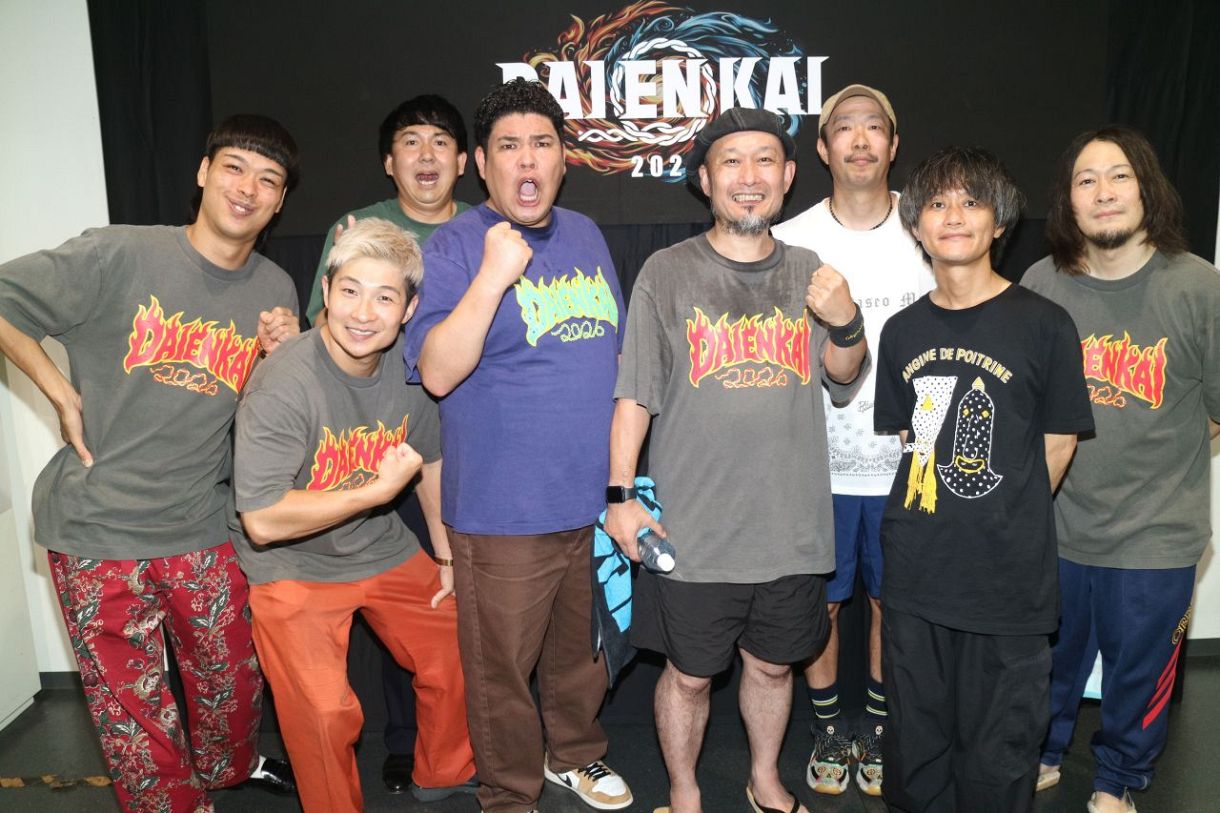 バッテリィズ、アーティストと3人で異色の漫才 エースは出来栄えに「15