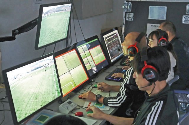 再開Jリーグは"VAR"実施見送り…過密日程に伴う審判員の確保 ...