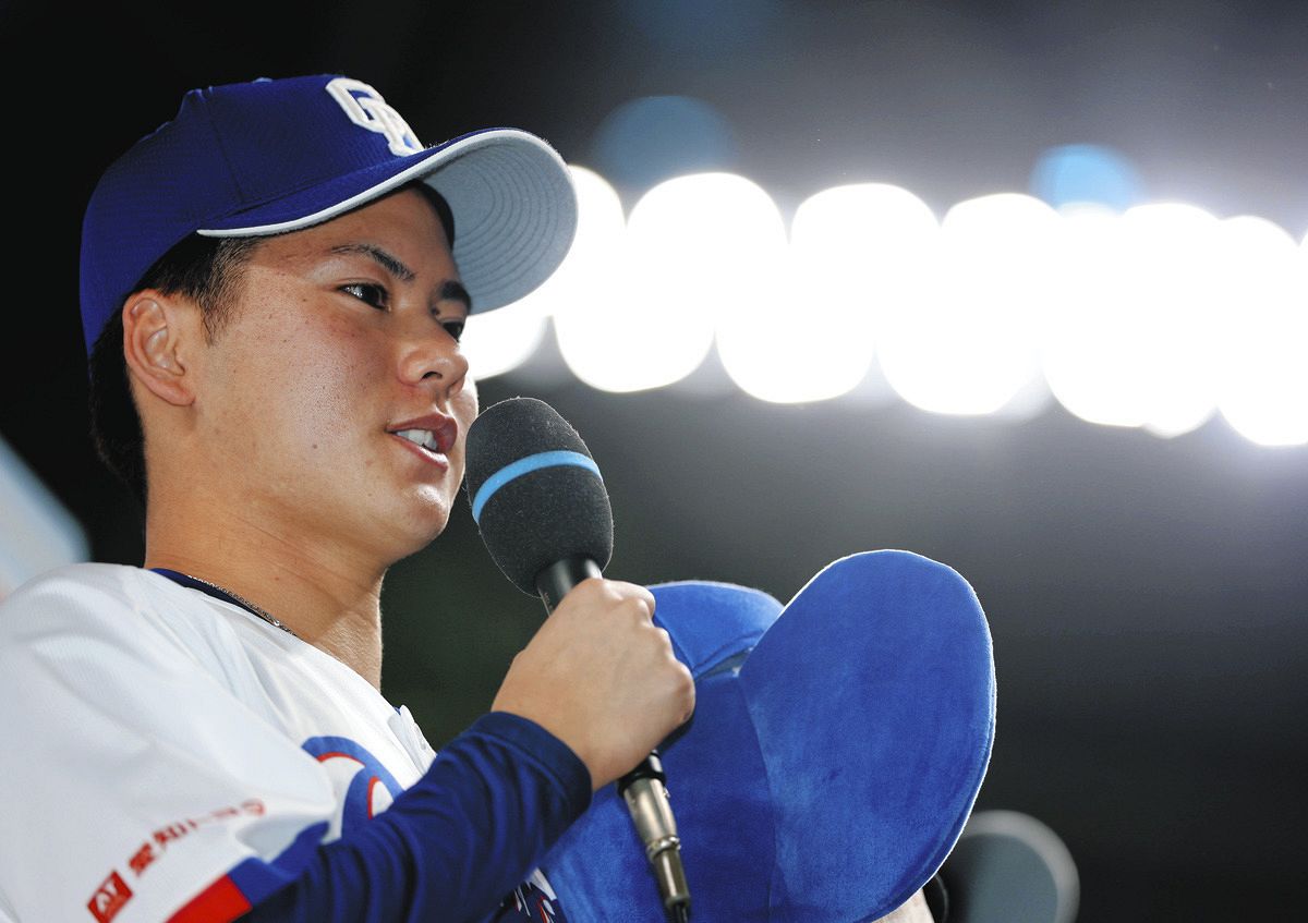 中日・金丸夢斗、1週間遅れで父に届けたもう一つの誕生日プレゼント