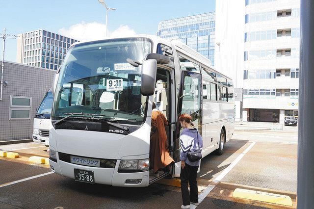 無料 白山麓周遊バス 活性化へ 企業と金沢工大が連携 北陸中日新聞web