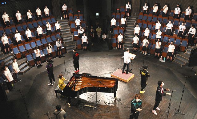 歌い笑おう きみのあした 名古屋市立６高校の合唱部員が合同収録 中日新聞web