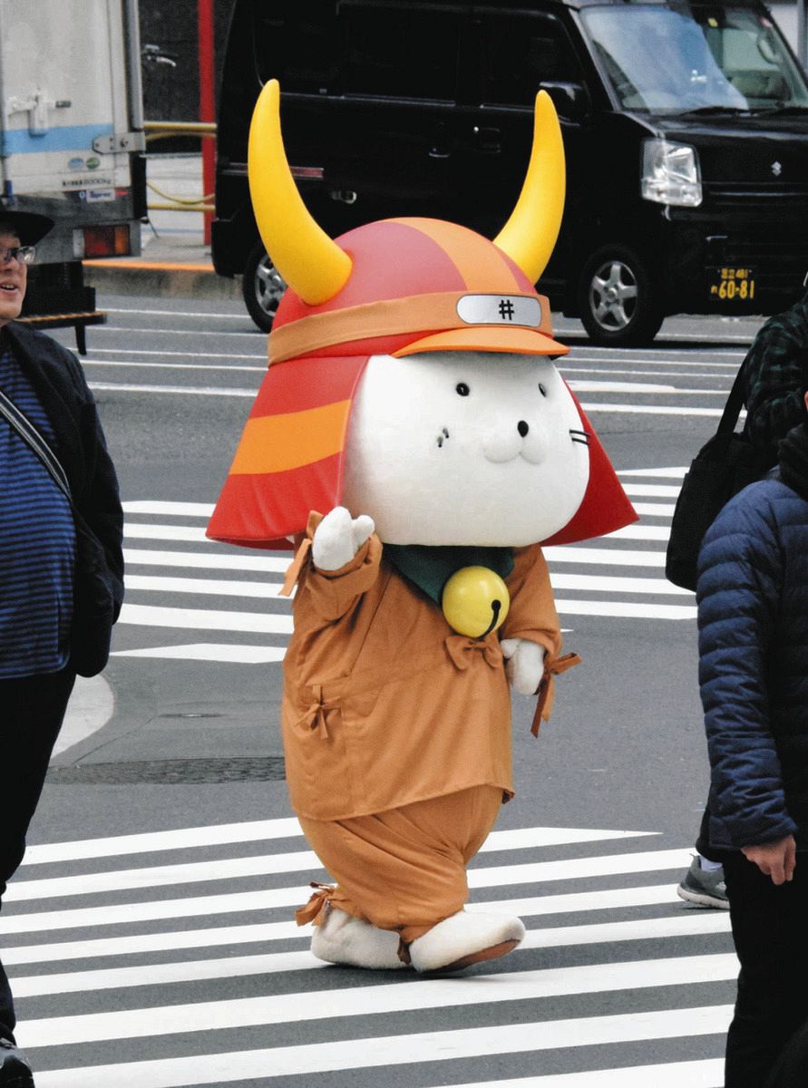 ひこにゃんフライング！「猫の日」前に出没 忍者姿でも…「動きゆっくり